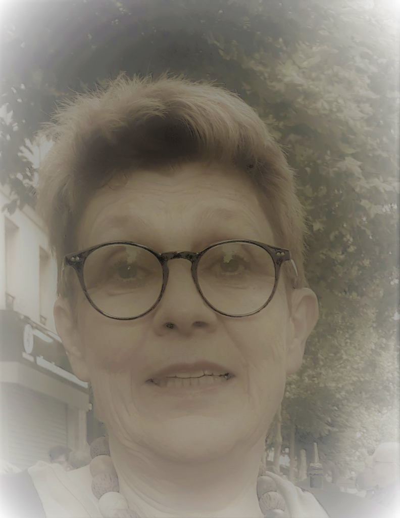 Jutta_Perrey_Passbild_2021